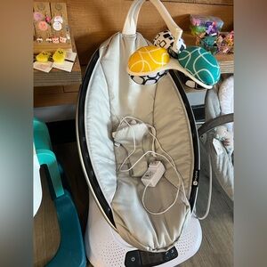 4moms mamaRoo Infant Seat Baby Swing Rocker w/ Mobile & Power Cord